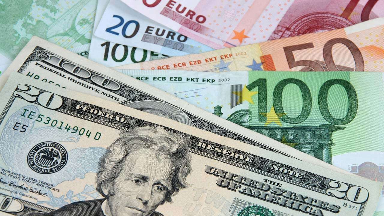 Вартість валют на вихідних стабільна Вартість валют на вихідних стабільна