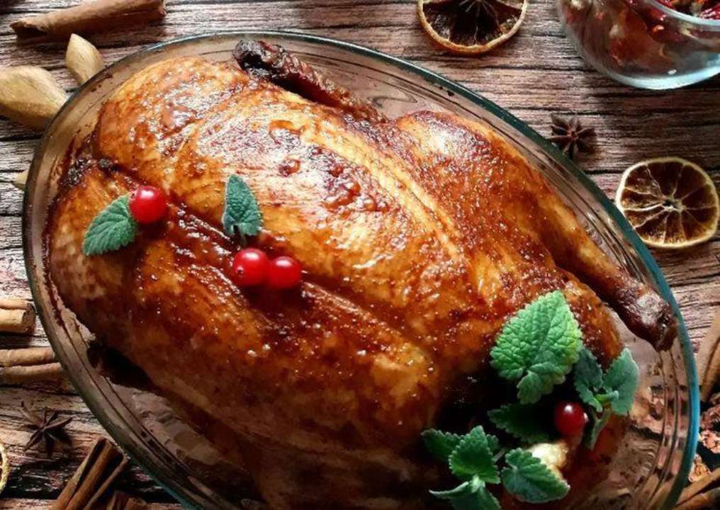 Покроковий рецепт фаршированої качки/Фото: Pinterest Ідеально для святкового столу: рецепт качки, яка фарширована тельбухами