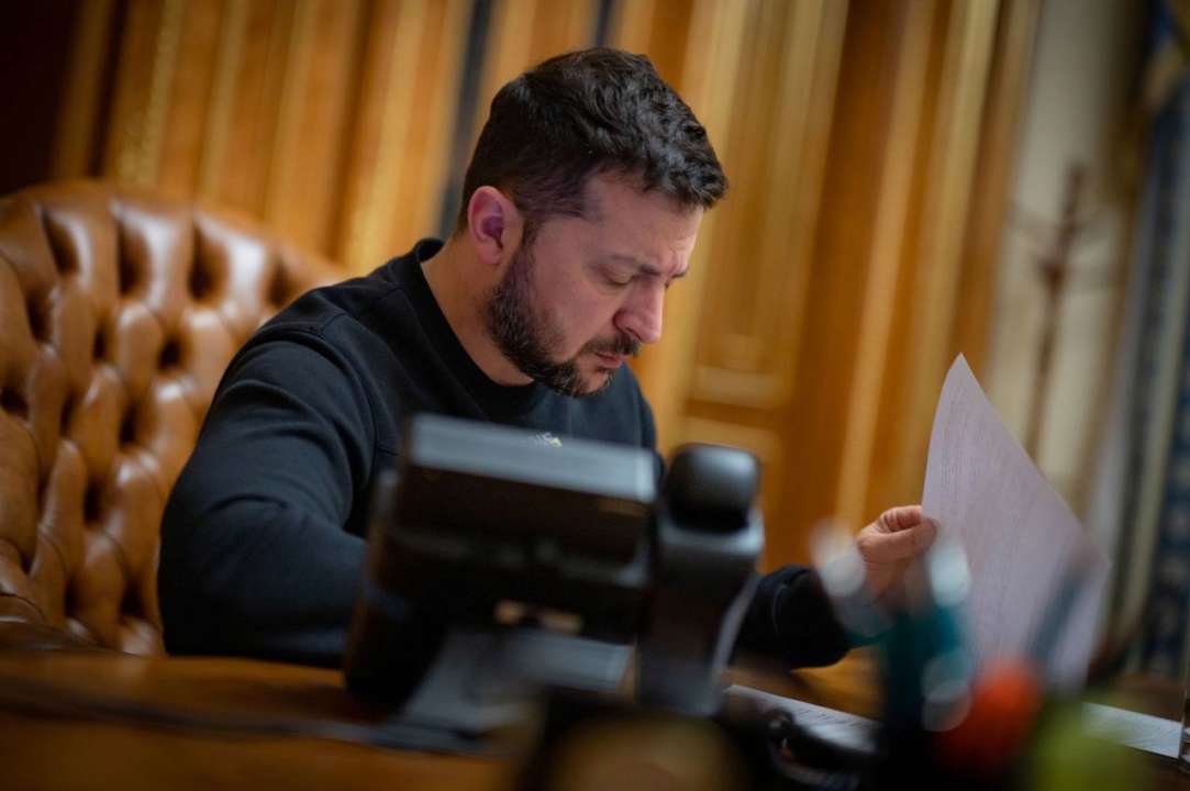 Президент підписав закон про збільшення видатків бюджету на понад 320 млрд гривень/Фото: Володимир Зеленський Президент підписав закон про збільшення видатків бюджету на понад 320 млрд гривень/Фото: Володимир Зеленський