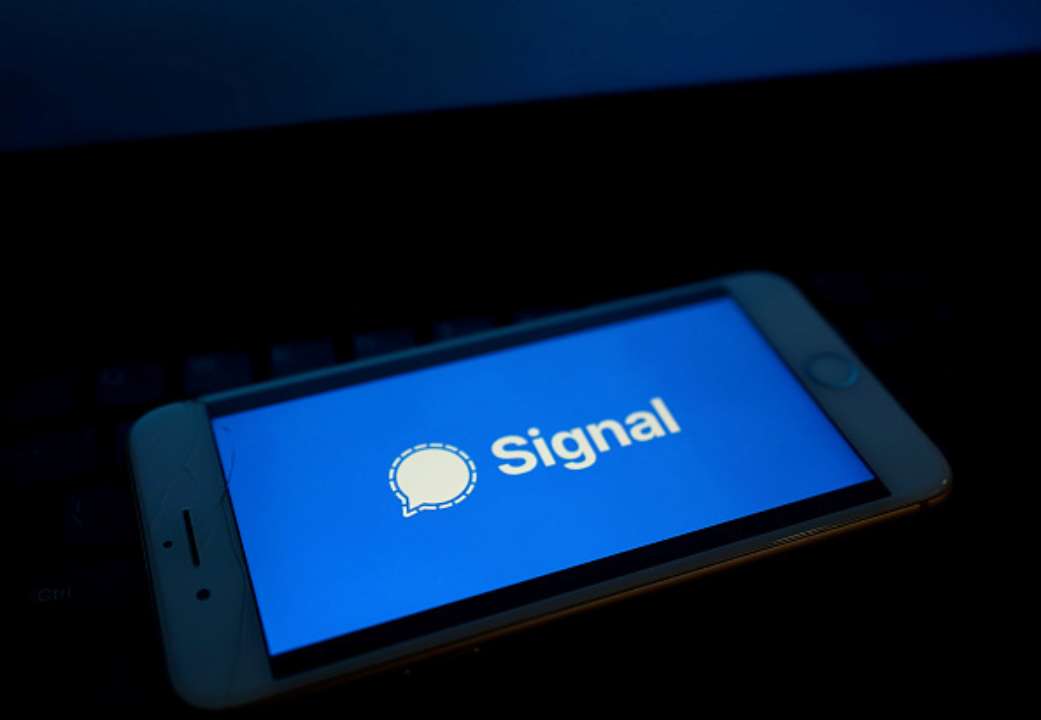 Россияне массово распространяют свою пропаганду в Signal: что делать с фейками