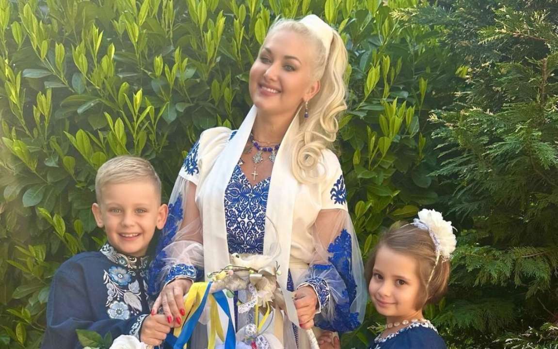 Катерина Бужинська з дітьми / Фото: instagram.com/buzhynska Катерина Бужинська показала, як підросли та змінилися її 7-річні двійнята