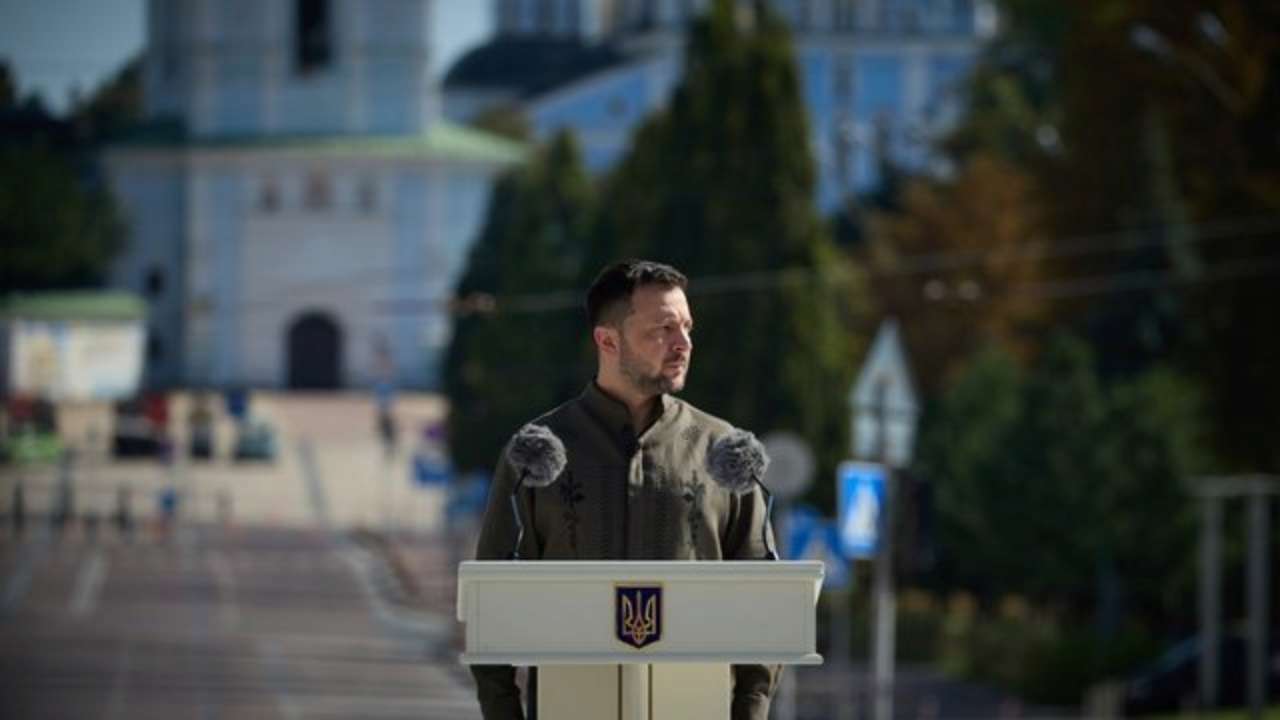 Зеленский о ракете-дроне "Паляница": будут и другие ракеты, мощные, дальнобойные