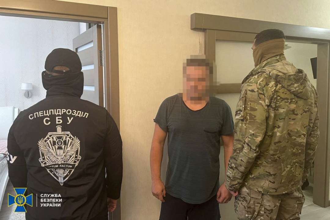 СБУ та кіберполіція затримали у Харкові власника російської компанії/Фото: СБУ СБУ та кіберполіція затримали у Харкові власника російської компанії/Фото: СБУ