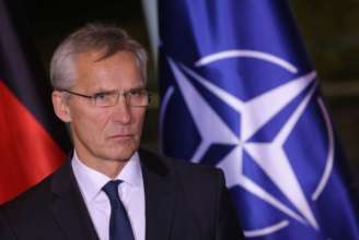Генсек НАТО поспілкувався з міністром закордонних справ України/Фото: Gettyimages Столтенберг наголосив, що НАТО повинно пришвидшити надання озброєння для України