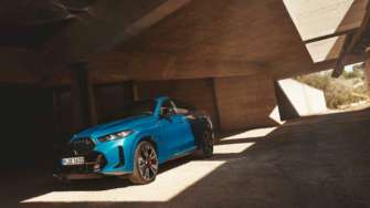 Новий BMW X6. Фото: BMW BMW освіжила кабіну та покращила гібридну систему нових Х5 та Х6. Фото