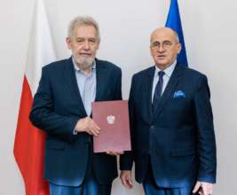 Ярославу Гузи 68 років, він не є кар'єрним дипломатом Ярославу Гузи 68 років, він не є кар'єрним дипломатом