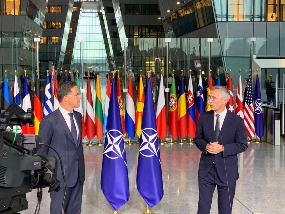Фото: ТГ-канал Инсайдер UA | Україна | Новини Столтенберг передает полномочия генсека НАТО Рютте