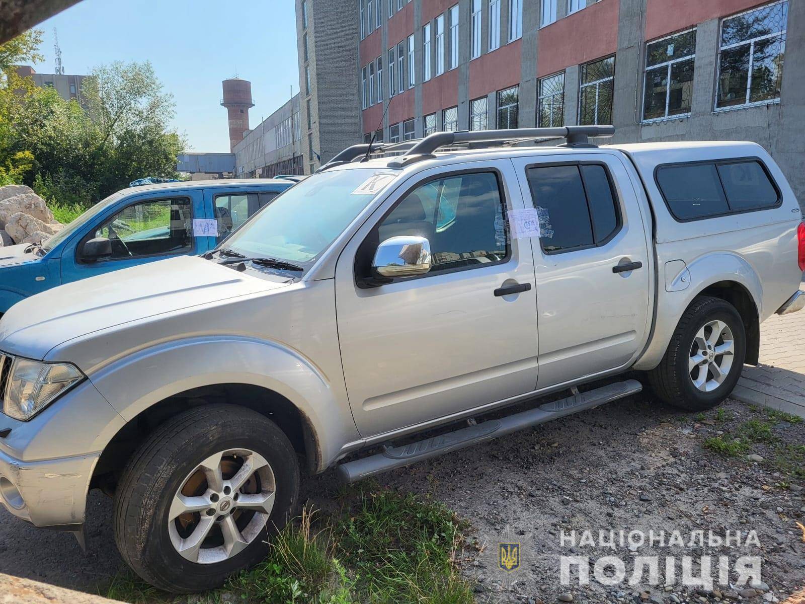В Днепре группировка перепродавала автомобили, ввезенные для ВСУ/Фото: Национальная полиция Украины Авто