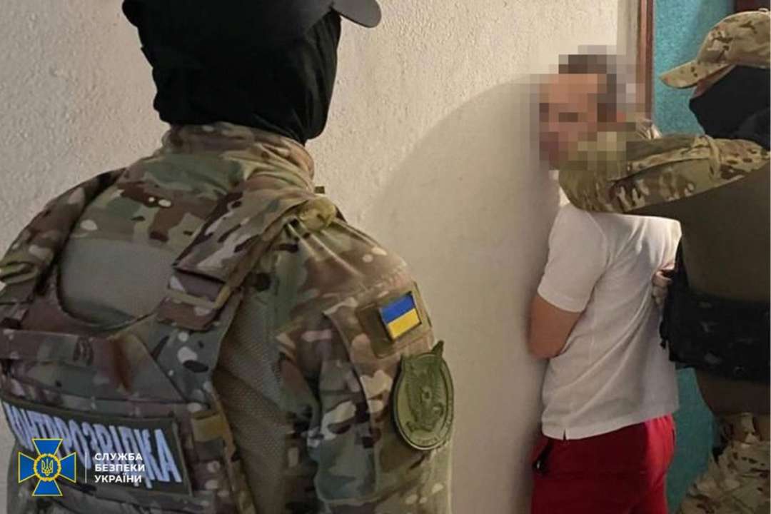 Хотел поднять российский флаг на Хортице: в Запорожье разоблачили интернет-пропагандиста Хотел поднять российский флаг на Хортице: в Запорожье разоблачили интернет-пропагандиста