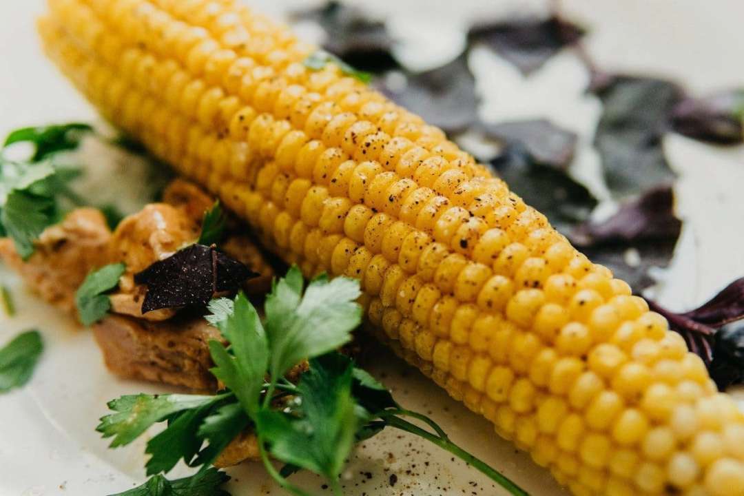 Запечена кукурудза /Фото: pexels Більше варити не потрібно: смачна кукурудза з духовки. Відеорецепт