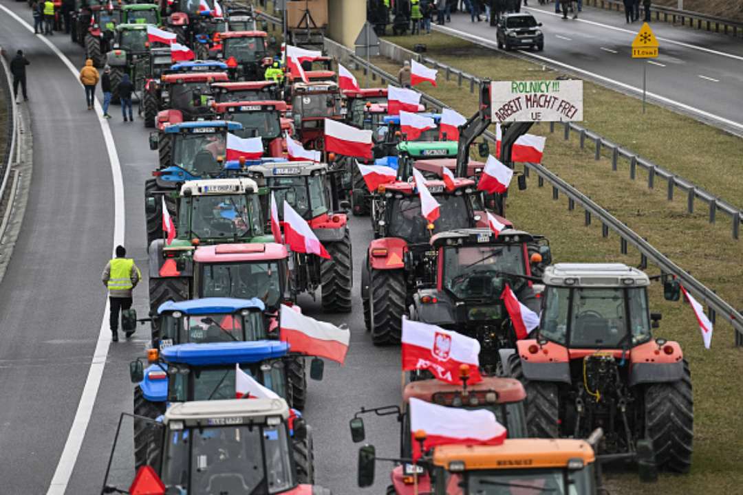 Польські фермери почали блокувати рух всіх видів транспорту/Фото: Omar Marques/Getty Images Польські фермери почали блокувати рух всіх видів транспорту: де і коли будуть перекриті дороги