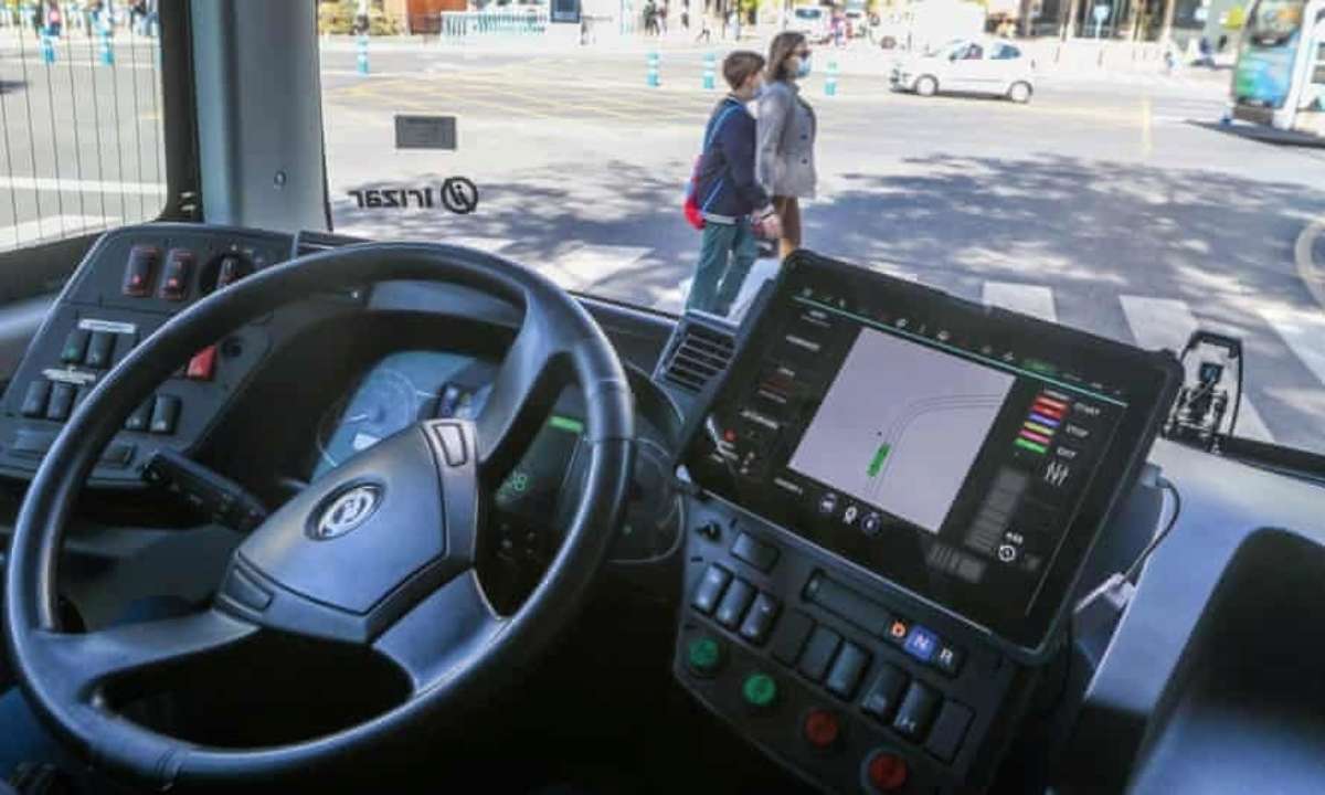 В Испанском городе курсирует беспилотный электроавтобус