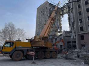 Обстріл Миколаївської ОДА/Фото: ДСНС України Кількість загиблих внаслідок обстрілу Миколаївської ОДА зросла до 15 осіб