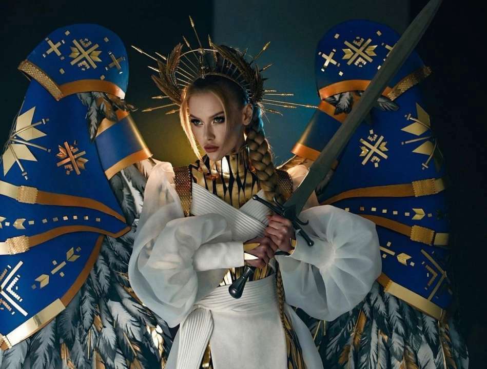 Вперше в історії конкурсу: національний костюм Вікторії Апанасенко переміг на "Міс Всесвіт-2022"