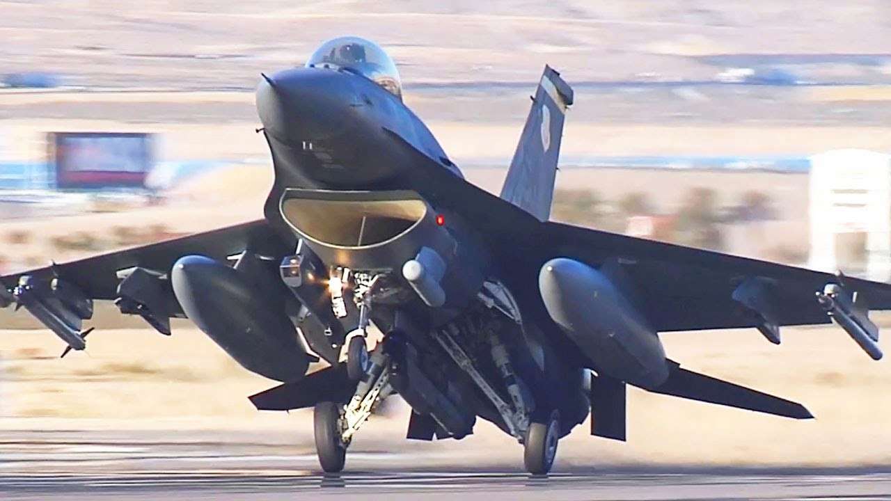Байден одобрил обучение украинских пилотов на F-16 Байден одобрил обучение украинских пилотов на F-16