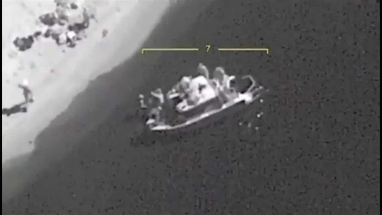 Ефектне знищення ворожого катера типу КС-701 "Тунець"/Фото: скрін відео ВМС України показали ефектне знищення ворожого катера типу КС-701 "Тунець". Відео
