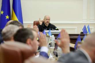 Уряд уже виділив майже 60 млрд грн на закупівлю дронів цього року. Від початку року КМУ також виділив 38 млрд грн на будівництво оборонних рубежів Уряд уже виділив майже 60 млрд грн на закупівлю дронів цього року. Від початку року КМУ також виділив 38 млрд грн на будівництво оборонних рубежів