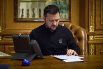 Зеленский подписал указ, который запрещает перевод медиков в пехоту Зеленский подписал указ, который запрещает перевод медиков в пехоту