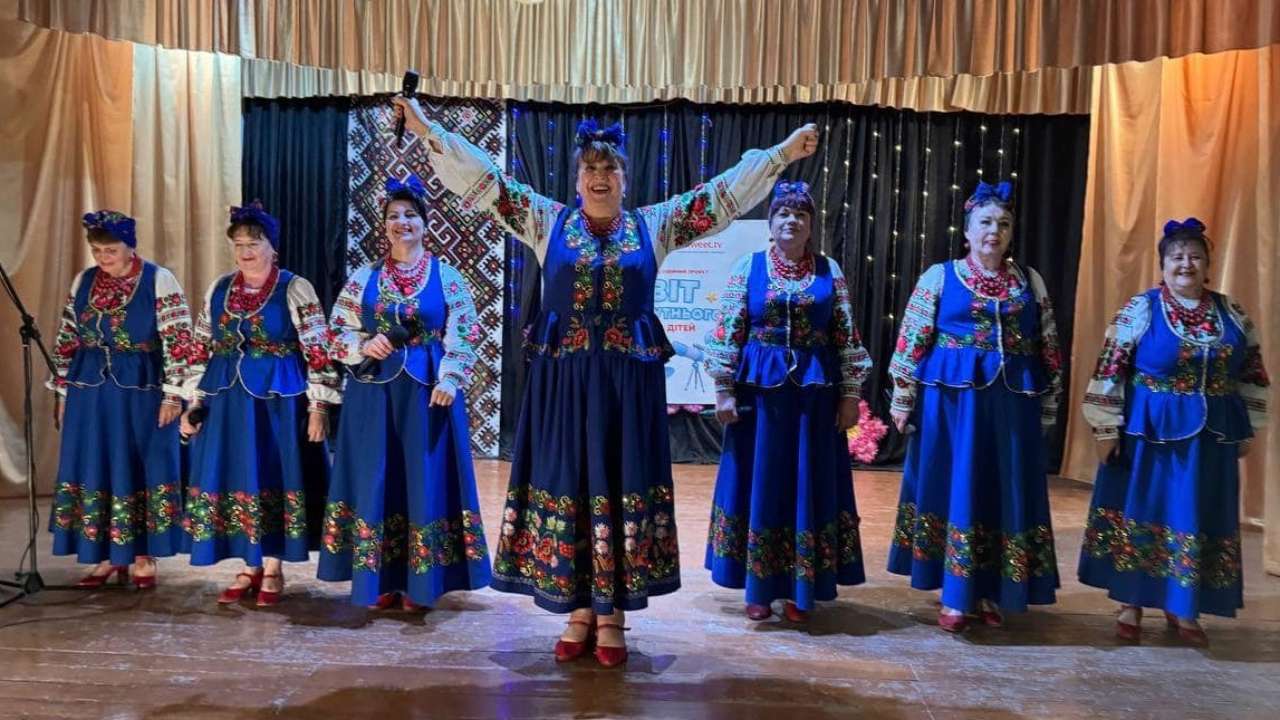 "Багато років була на сцені": пішла з життя одна з учасниць гурту "Лісапетний батальйон"