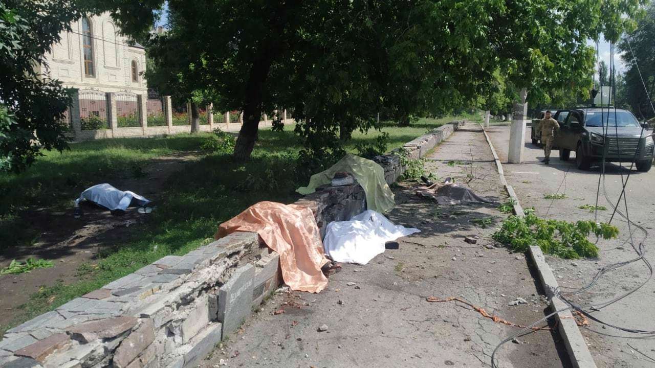 Окупанти обстріляли зупинку на Донеччині/Фото: Донецька ОВА Окупанти обстріляли зупинку на Донеччині/Фото: Донецька ОВА