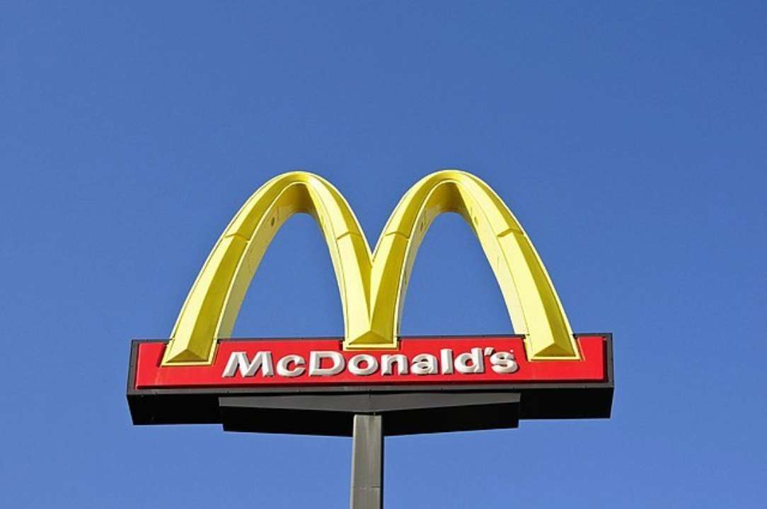 В McDonald's кассиров заменили роботами