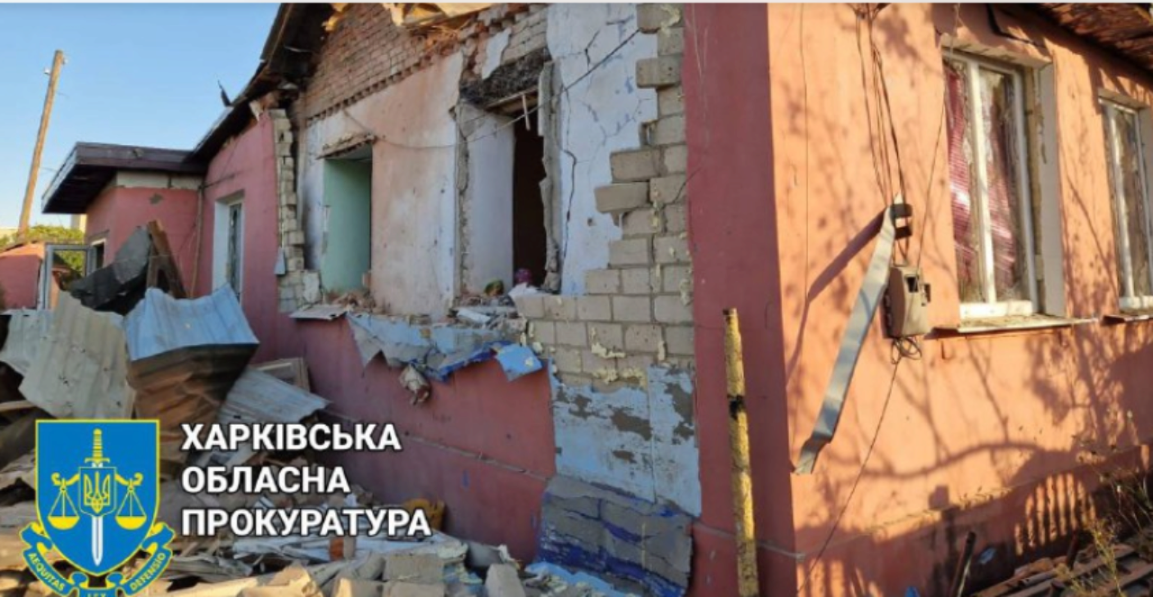 В морях 6 вражеских кораблей, из них 1 ракетоноситель, общий залп