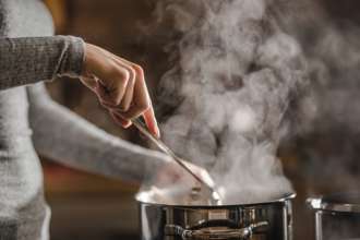Рецепты и секреты вкусной солянки / Фото: Getty Images Готовим солянку: 5 рецептов и 5 секретов вкусного блюда