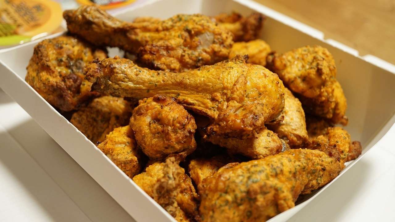 В горчичном маринаде: рецепт запеченных куриных ножек