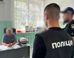 В Полтавской области глава МСЭК превращал жен военнообязанных мужчин в лиц с инвалидностью / Фото: t.me/UA_National_Police В Полтавской области глава МСЭК превращал жен военнообязанных мужчин в лиц с инвалидностью / Фото: t.me/UA_National_Police