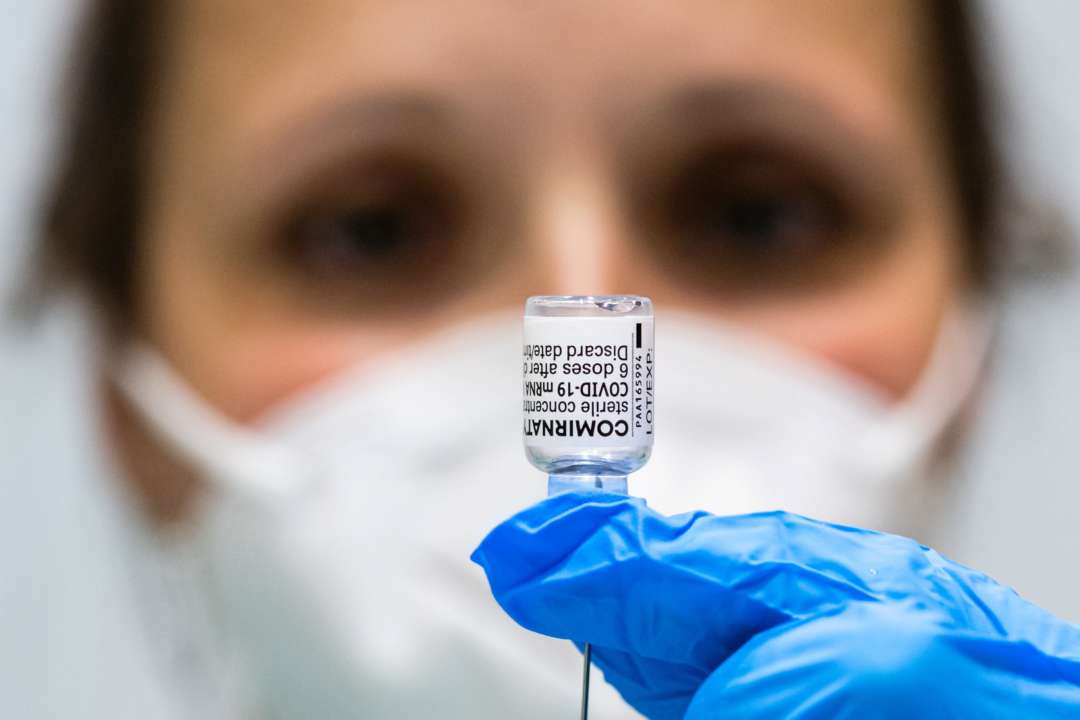 Фото:Getty Images/Автор: Jens Schlueter Вакцина Pfizer стала доступна всем украинцам