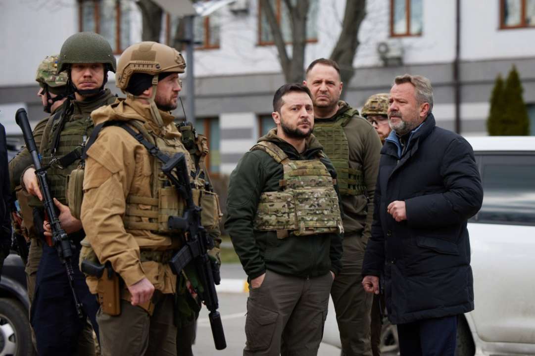 Зеленский приехал в Бучу и рассказал о зверствах оккупантов/Фото: Офіс президента Отрубали конечности, насиловали и убивали: Зеленский рассказал о зверствах боевиков в Буче