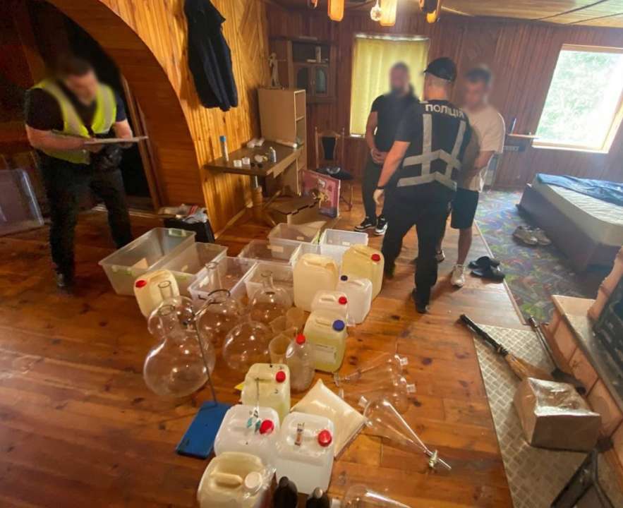 Наркотрафик с миллионными доходами: в Киеве обезвредили деятельность масштабной наркогруппировки/Фото: Нацполиция Наркотрафик с миллионными доходами: в Киеве обезвредили деятельность масштабной наркогруппировки/Фото: Нацполиция