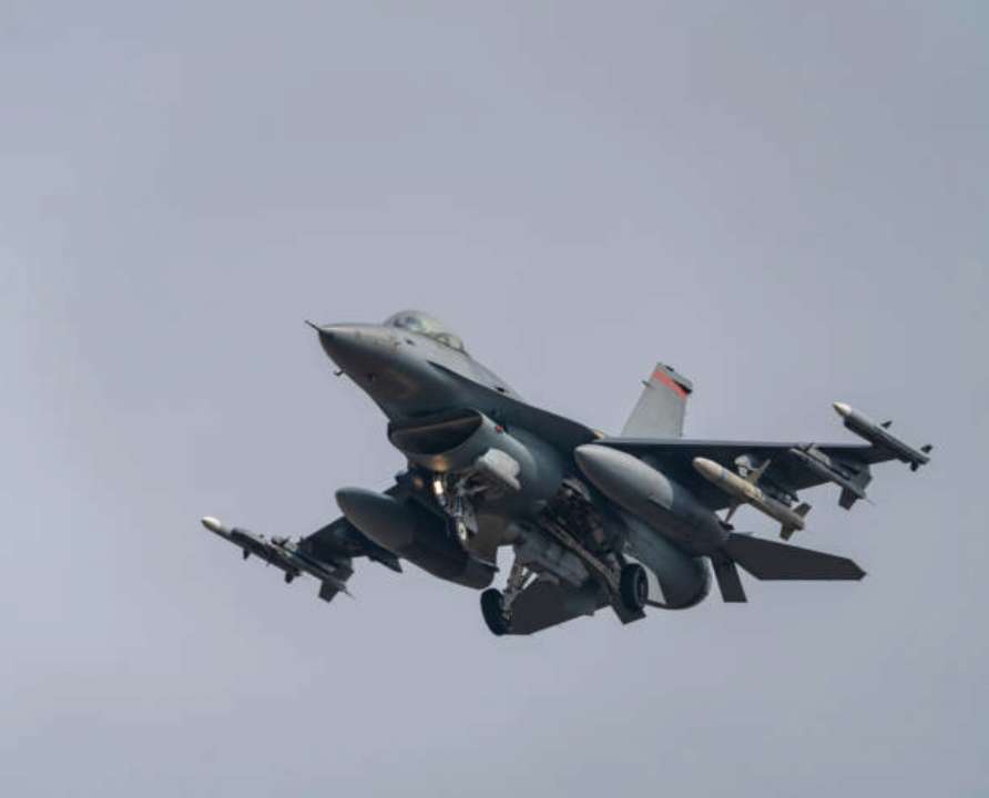Бельгия начнет отправлять в Украину истребители F-16 с 2025 года