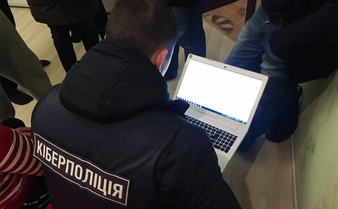 У Кіберполіції попередили про розсилку шахраями СМС / Фото: epravda.com.ua У Кіберполіції попередили про розсилку шахраями СМС / Фото: epravda.com.ua