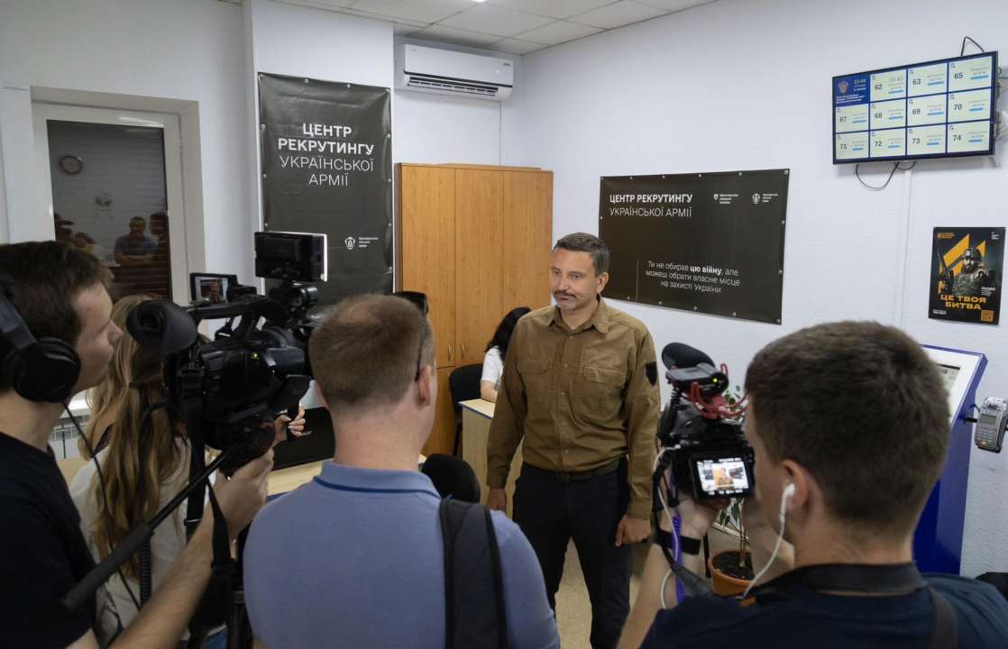 У Київській області відкрився другий центр рекрутингу української армії У Київській області відкрився другий центр рекрутингу української армії