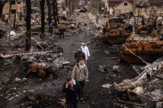 Втрати окупантів станом на 25 травня/Фото: Chris McGrath/Getty Images Російська окупаційна армія втратила в Україні уже понад 1300 танків