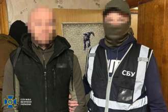 Навел "Искандер" по жилому кварталу в центре Харькова - правоохранители задержали местного жителя/Фото: СБУ/Офис генпрокурора Навел "Искандер" по жилому кварталу в центре Харькова - правоохранители задержали местного жителя/Фото: СБУ/Офис генпрокурора