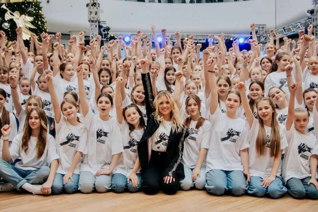 Марта Липчей ініціювала флешмоб на підтримку дітей / Фото: Instagram/marta.lypchei Співачка Марта Липчей ініціювала флешмоб на підтримку дітей, які борються з раком