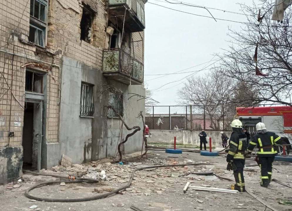 Фото: ДСНС В Одесі стався вибух в будинку: одна людина загинула