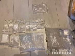 UA.KyivPolice Сімейний бізнес. У Києві затримали пару, у якої наркотиків було на мільйон гривень