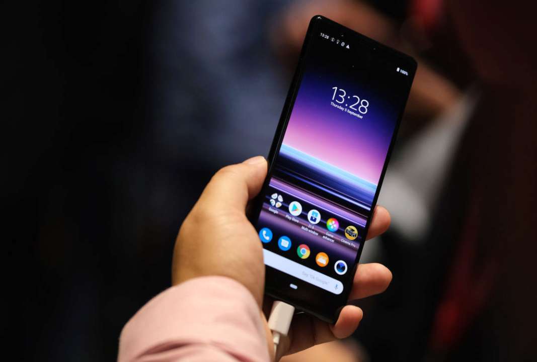 В Индии женщина погибла из-за взорвавшегося смартфона/Фото: Getty Images Смартфон