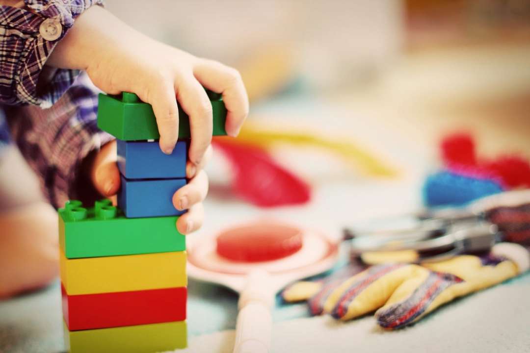 На Закарпатье трехлетняя девочка убила свою сестру / Фото: Pixabay Убила сестру молотком: на Закарпатье трехлетняя девочка совершила преступление