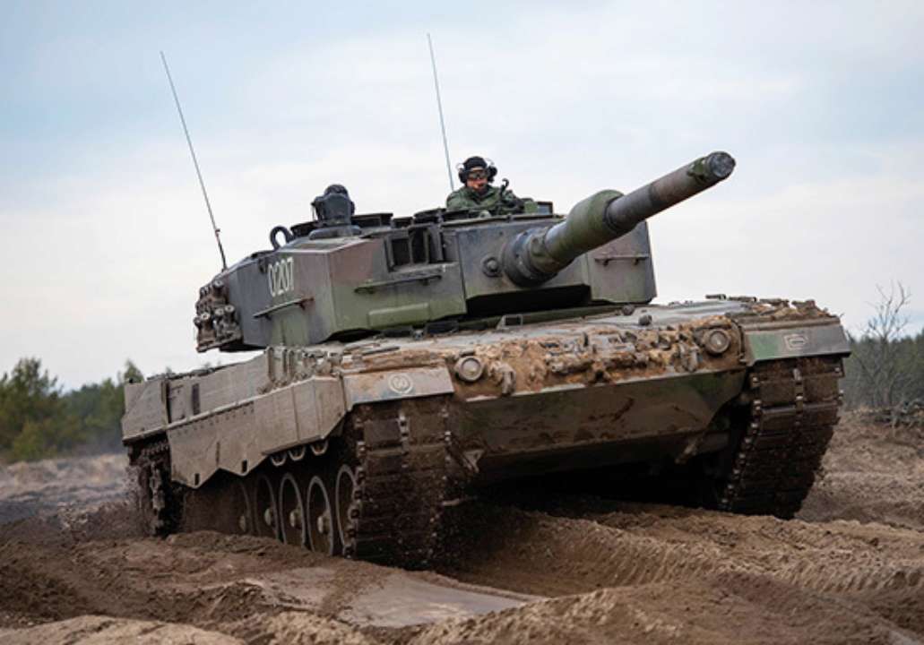 Канадські військові підготували 200 українських танкістів/Фото: CAF Танк Leopard 2A4