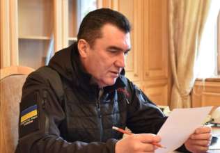 Коли в Україну почнуть завозити зброю із США за ленд-лізом/Фото: facebook.com/danilov.oleksiy Коли в Україну почнуть завозити зброю із США за ленд-лізом