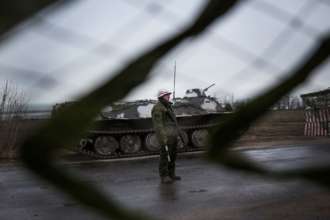 Окупанти вивозять техніку з Маріуполя/Фото: Getty Images Окупант