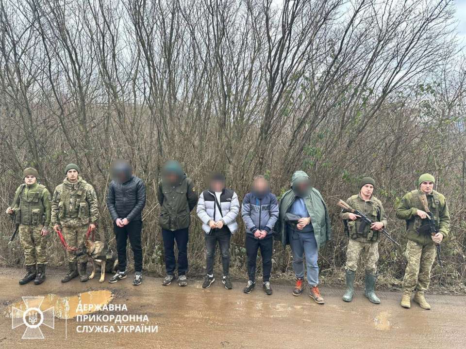 СБУ та спецслужба Молдови знешкодили банду, яка вивозила ухилянтів з України/Фото: ДПСУ СБУ та спецслужба Молдови знешкодили банду, яка вивозила ухилянтів з України/Фото: ДПСУ
