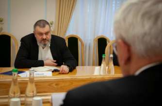Нові виробничі потужності логічно розміщувати на заході країни. Україна має переходити від прохань про допомогу до пропозицій про взаємодію Нові виробничі потужності логічно розміщувати на заході країни. Україна має переходити від прохань про допомогу до пропозицій про взаємодію