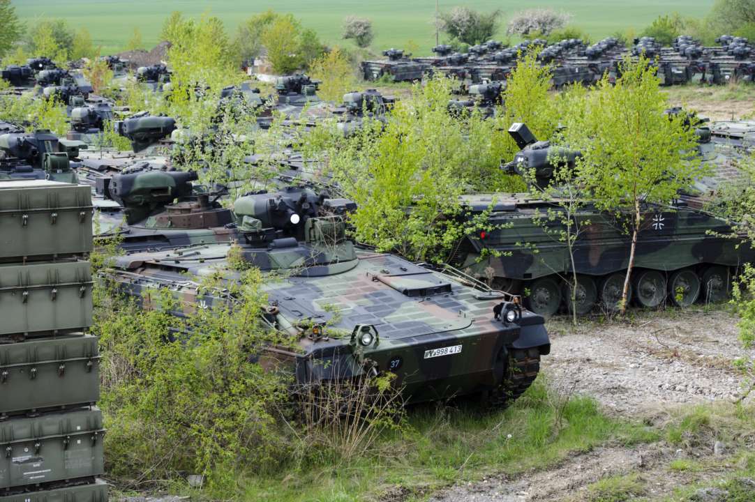 Німеччина передасть Україні перше важке озброєння в червні/Фото: Jens Schlueter/Getty Images Німеччина не передала Україні жодної одиниці техніки за 100 днів війни з рф