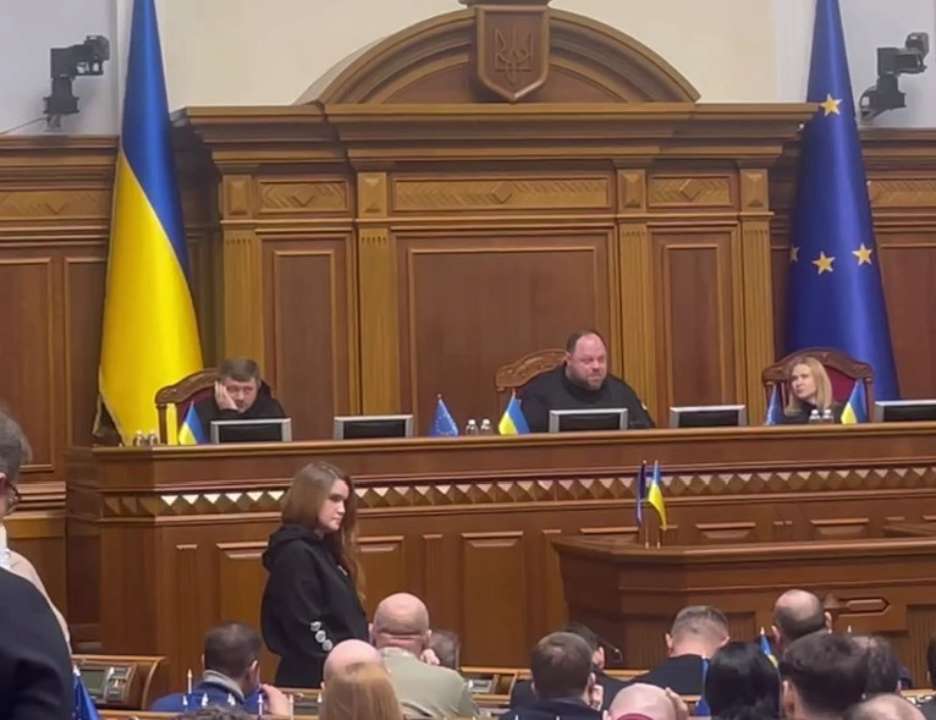 Голова парламенту відмовився вносити до порядку денного відкликання Безуглої з посади заступниці голови комітету з нацоборони Голова парламенту відмовився вносити до порядку денного відкликання Безуглої з посади заступниці голови комітету з нацоборони