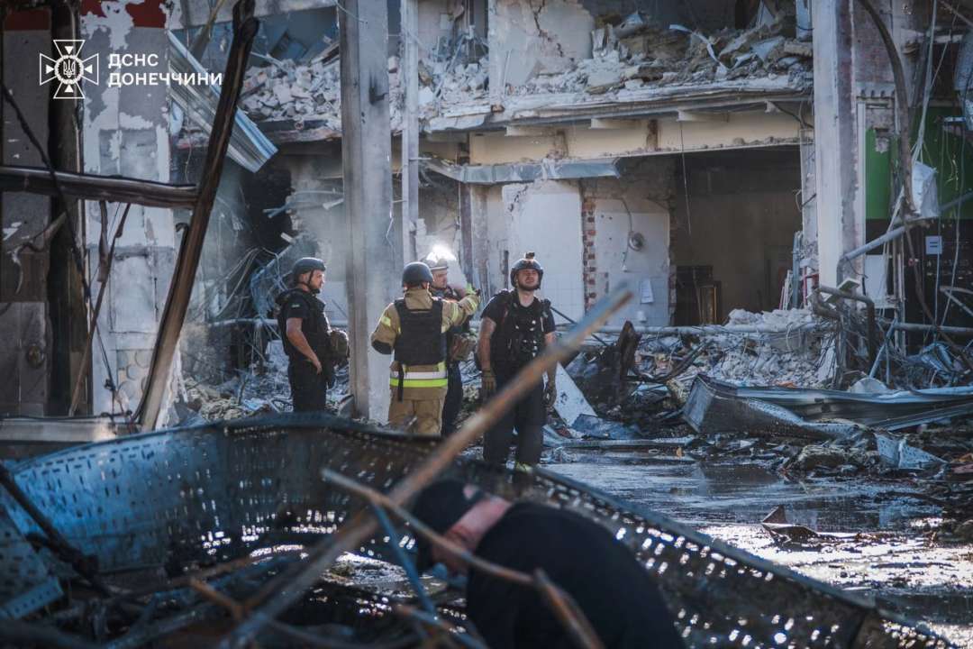 В Константиновке завершили разбор завалов торгового центра В Константиновке завершили разбор завалов торгового центра